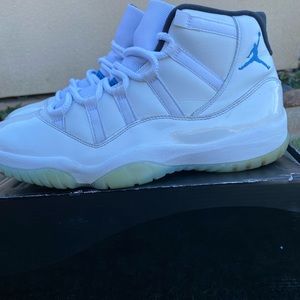 Jordan 11 Legend Blue